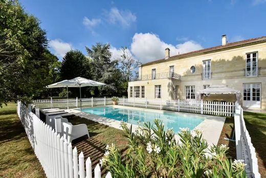 Villa in Latresne, Gironde
