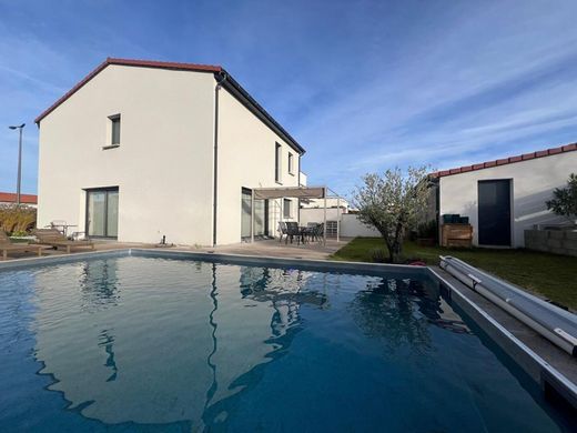 ‏בתי יוקרה ב  Cébazat, Puy-de-Dôme