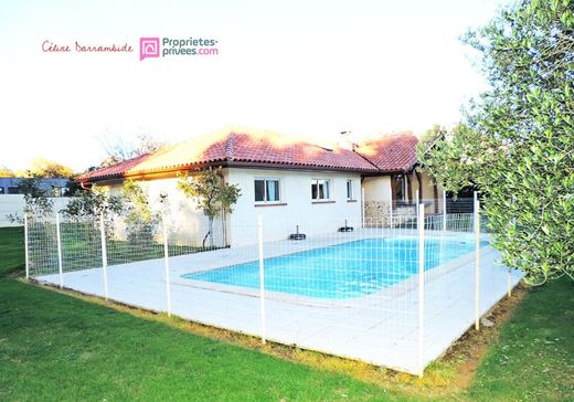 Luxury home in Villenave, Landes