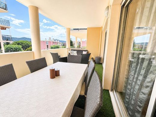Appartement à Hyères, Var