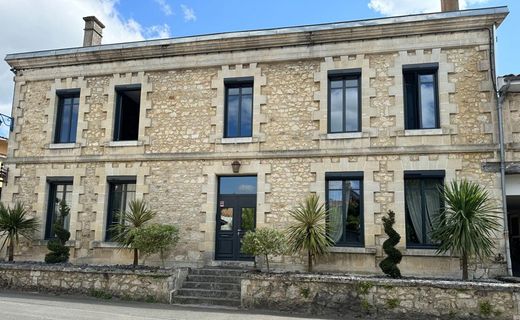 Maison de luxe à La Roche-Chalais, Dordogne