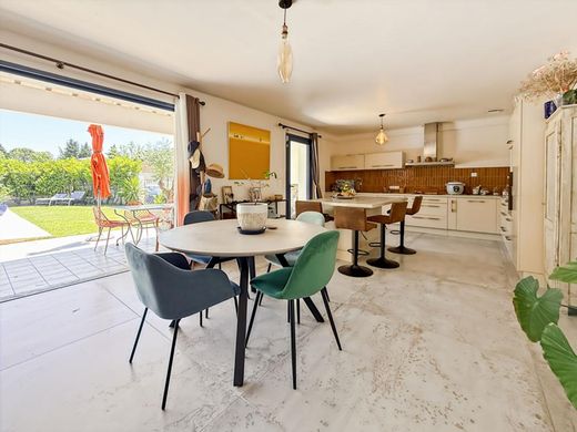 Luxury home in Mouriès, Bouches-du-Rhône