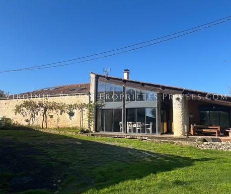 Luxury home in Saint-Agnant, Charente-Maritime