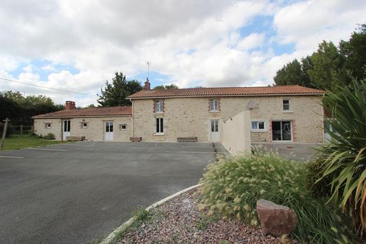 Maison de luxe à Fontenay-le-Comte, Vendée