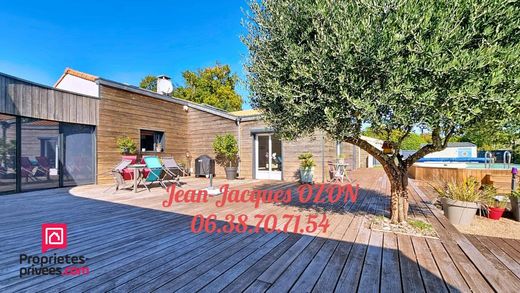 Luxus-Haus in Étaules, Charente-Maritime