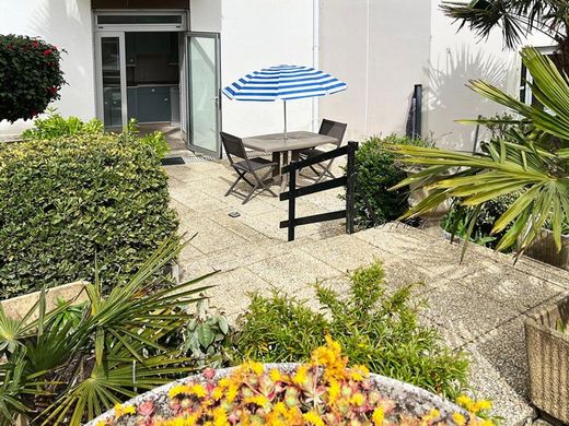 Apartment / Etagenwohnung in Dinard, Ille-et-Vilaine