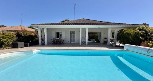 Villa in Andernos-les-Bains, Gironde