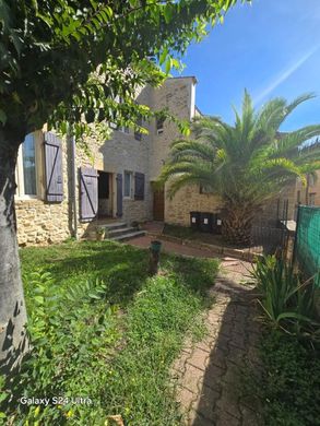 Villa in Saint-Gervais, Gard