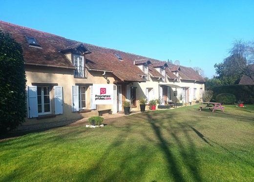 Rural or Farmhouse in Dreux, Eure-et-Loir