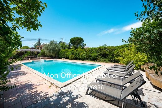 Luxury home in Pertuis, Vaucluse