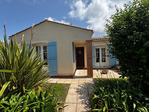Casa de lujo en Les Moutiers-en-Retz, Loira Atlántico