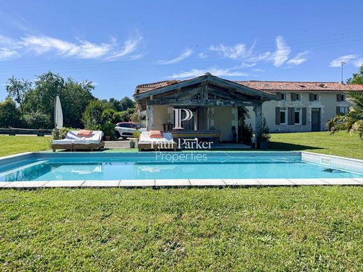 Luxury home in Barbezieux-Saint-Hilaire, Charente