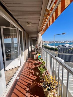 Apartment / Etagenwohnung in Sète, Hérault
