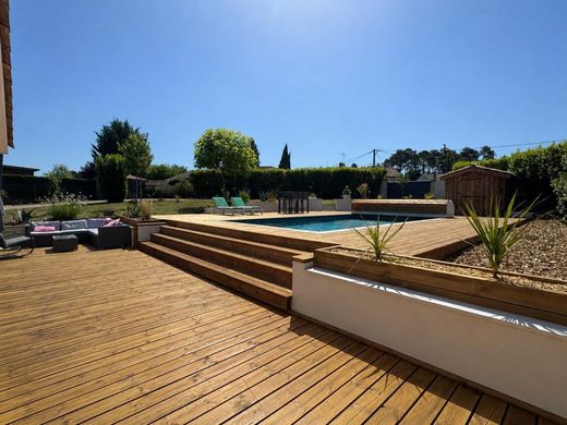 Luxury home in Salles, Gironde