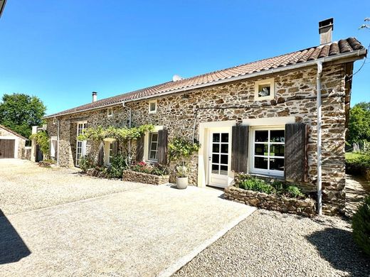 Luxus-Haus in Thiviers, Dordogne