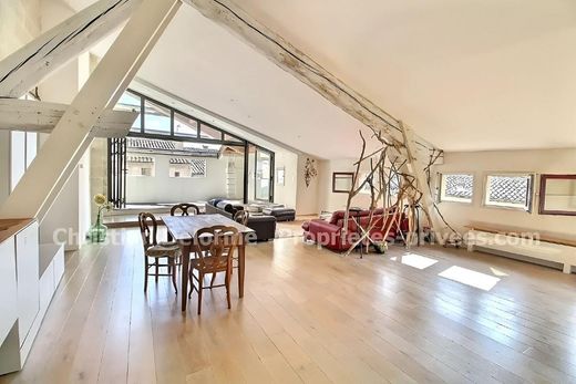 Apartment in Uzès, Gard