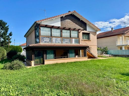 Lüks ev Chassieu, Rhône