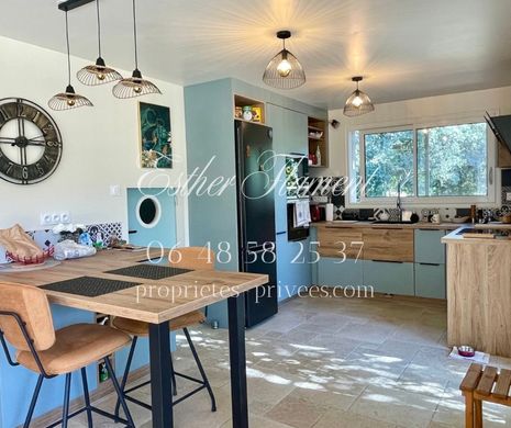 Luxus-Haus in Saint-Jean-du-Pin, Gard