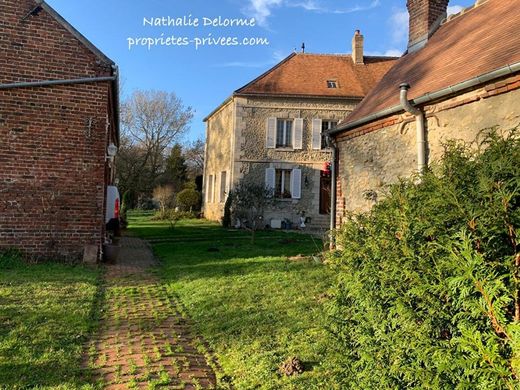 Luxury home in Ponchon, Oise