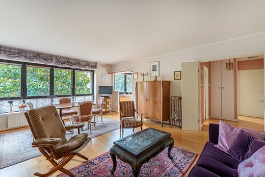 Daire Suresnes, Hauts-de-Seine