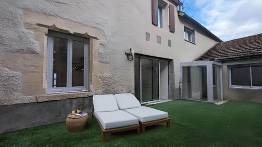 Luxe woning in Talant, Cote d'Or