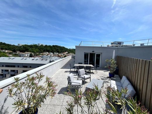 Apartament w Cenon, Gironde