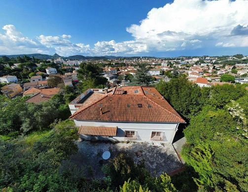 Luxury home in Alès, Gard
