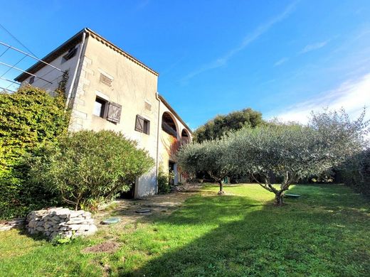 Saint-André-de-Cruzières, Ardècheの高級住宅