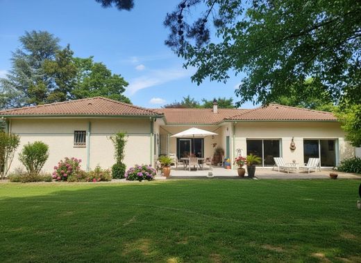 Luxury home in Sainte-Eulalie, Gironde