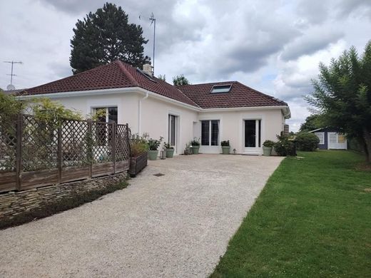 Luxury home in Lésigny, Seine-et-Marne
