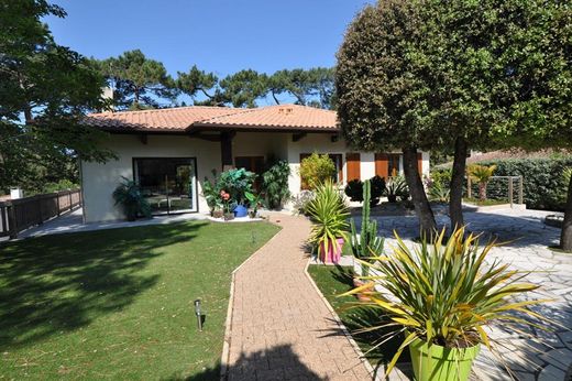 Villa in Pyla sur Mer, Gironde