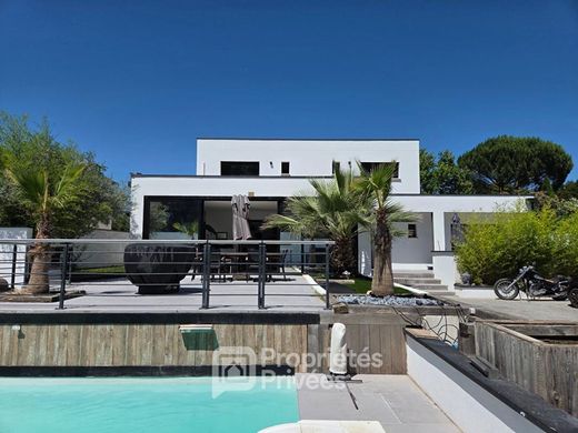 Luxury home in Montélimar, Drôme