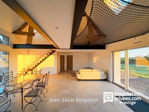 Вилла, Vernou-sur-Brenne, Indre-et-Loire