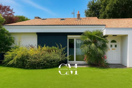 Luxus-Haus in Mérignac, Gironde