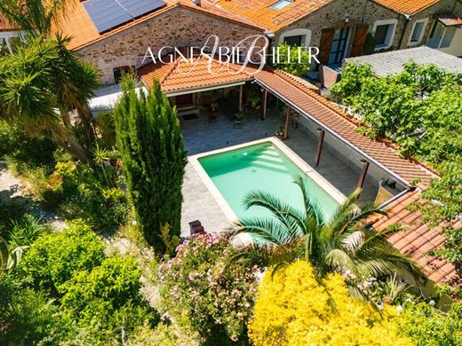 Lüks ev Montesquiu d'Albera, Pyrénées-Orientales