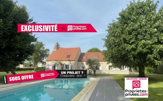 Rural or Farmhouse in Châteauneuf-sur-Loire, Loiret