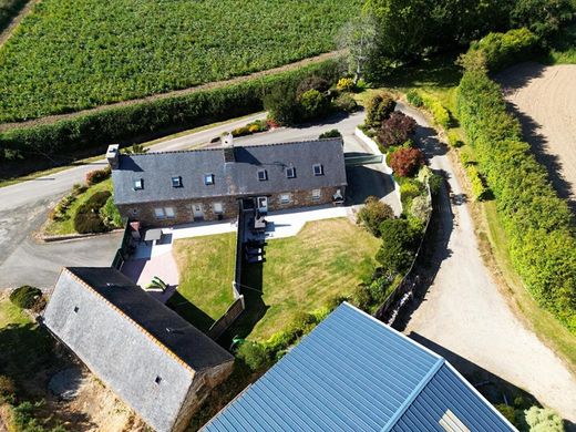 Landhaus / Bauernhof in Lézardrieux, Côtes-d'Armor