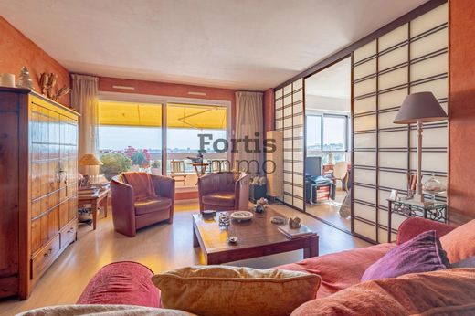 아파트 / Issy-les-Moulineaux, Hauts-de-Seine