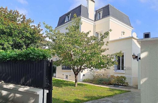 Luxury home in Neuilly-Plaisance, Seine-Saint-Denis
