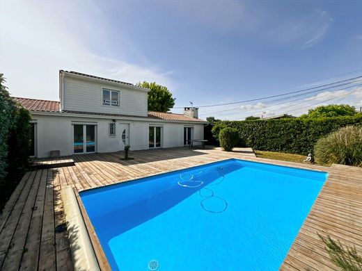 豪宅  Parempuyre, Gironde