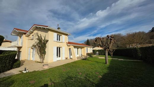 Luxury home in Artigues-près-Bordeaux, Gironde