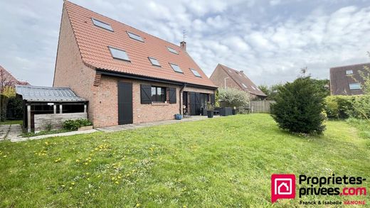 Luxury home in Lompret, North