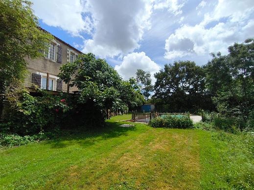 Luxury home in La Chapelle-Basse-Mer, Loire-Atlantique