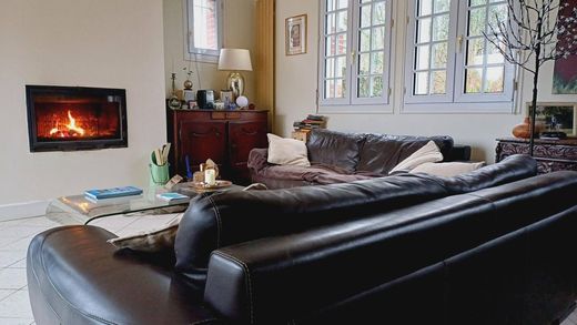 Luxury home in Noyon, Oise