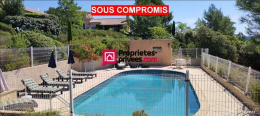 Luxe woning in Esparron-de-Verdon, Alpes-de-Haute-Provence