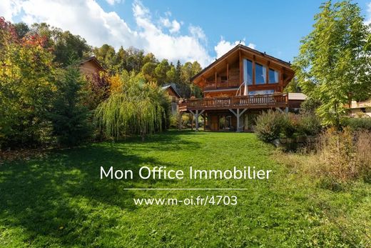 Chalet in Puy-Saint-Vincent, Hautes-Alpes