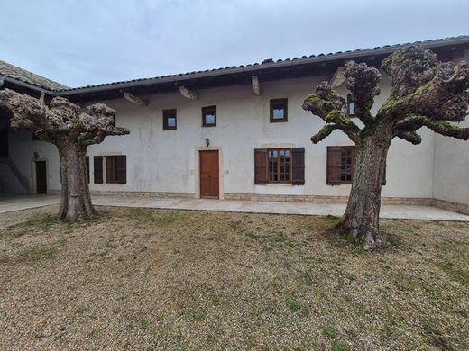 منزل ﻓﻲ Grièges, Ain