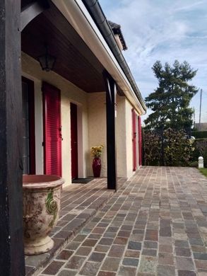 Luxury home in Saint-Arnoult-en-Yvelines, Yvelines