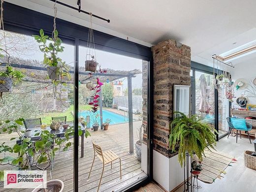 Luxus-Haus in Saint-Sulpice-la-Pointe, Tarn