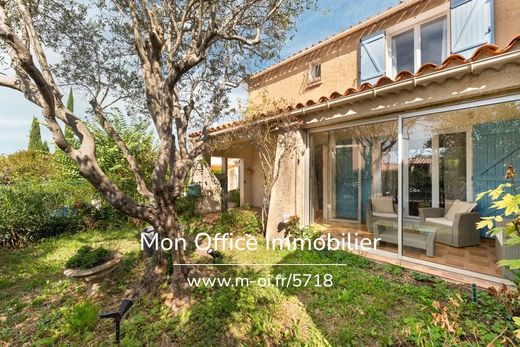 Luxe woning in Venelles, Bouches-du-Rhône